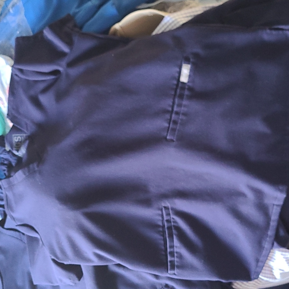 Figs Medium navy casma Scrub top